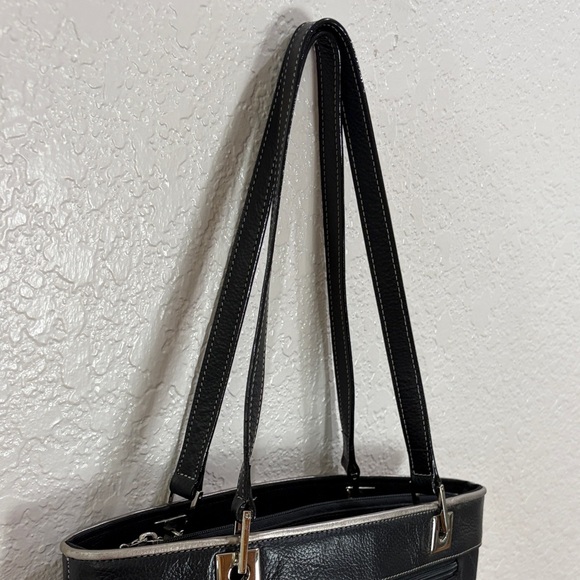 BO DEREK,Elegant Black Tote Bag - Picture 5 of 17